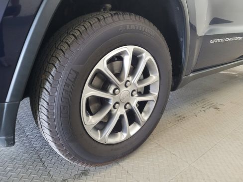 Used 2016 Jeep Grand Cherokee Limited AWD/4WD image 31