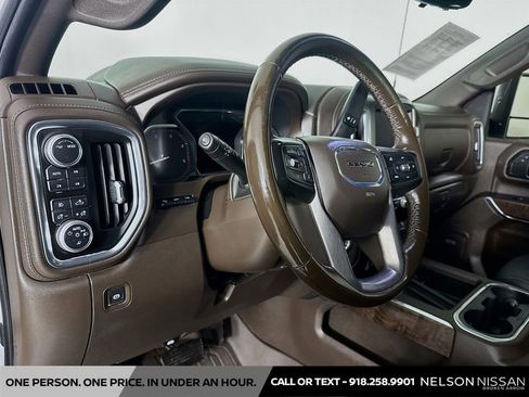 Used 2020 GMC Sierra 2500 Denali w/ Denali Ultimate Package AWD/4WD image 9