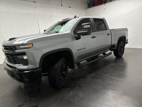 Used 2026 Chevrolet Silverado 2500 Custom w/ Custom Value Package AWD/4WD image 5