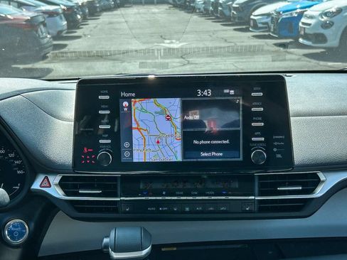 Used 2024 Toyota Sienna XLE w/ XLE Plus Package FWD image 14