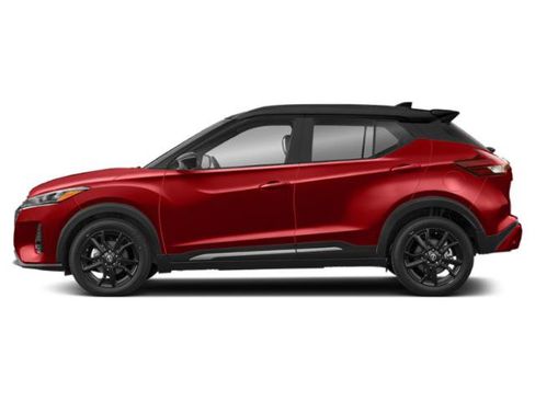 Used 2022 Nissan Kicks SR w/ Premium Package FWD image 2