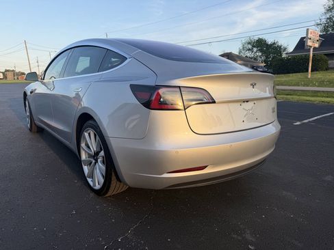 Used 2018 Tesla Model 3 Long Range image 4