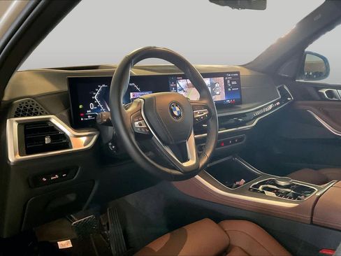 Certified 2024 BMW X5 xDrive40i w/ Premium Package AWD/4WD image 16