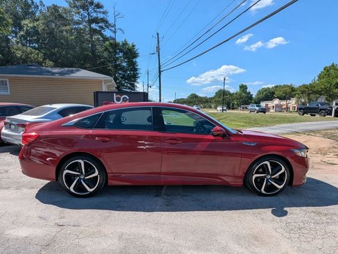 Used 2018 Honda Accord Sport image 4