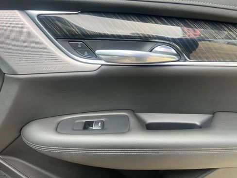 Used 2022 Cadillac XT6 Premium Luxury FWD image 20