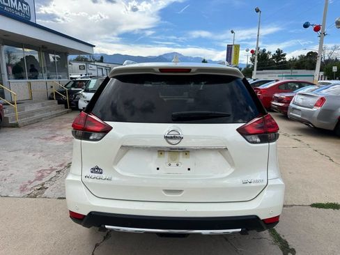 Used 2019 Nissan Rogue SV w/ Premium Package AWD/4WD image 6