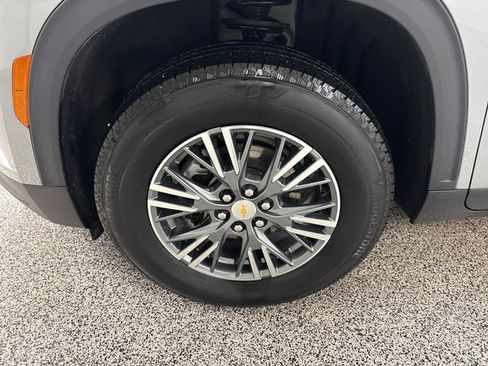 Used 2024 Chevrolet Traverse LT w/ Trailering Package image 15