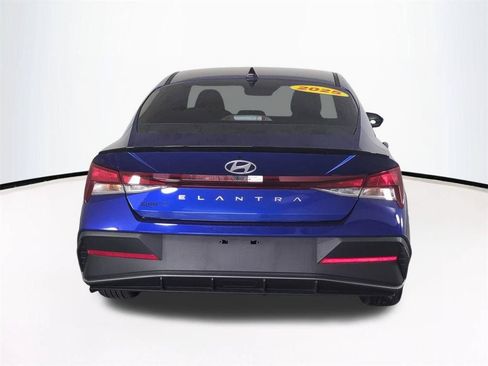 Used 2025 Hyundai Elantra Sport FWD image 6