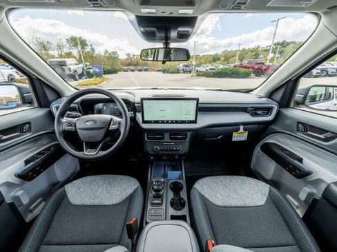 New 2025 Ford Maverick XLT w/ Equipment Group 301A image 19