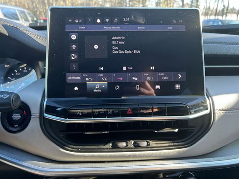 Used 2026 Jeep Compass Limited image 28