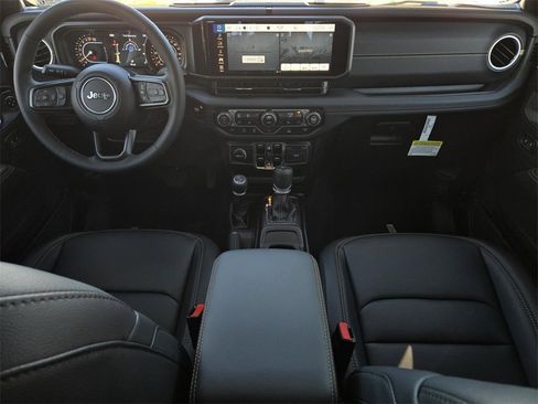 New 2025 Jeep Gladiator Sport image 15