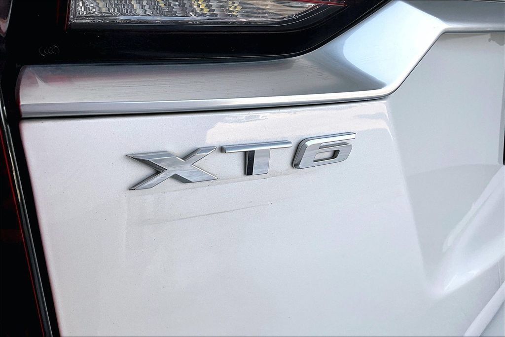 Used 2020 Cadillac XT6 Premium Luxury FWD image 43