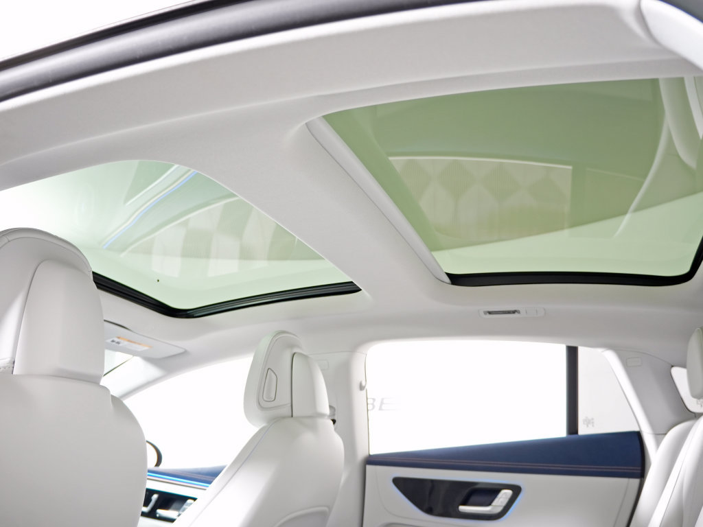 Certified 2023 Mercedes-Benz EQE 350+ 4MATIC Sedan w/ Exclusive Trim Package image 17