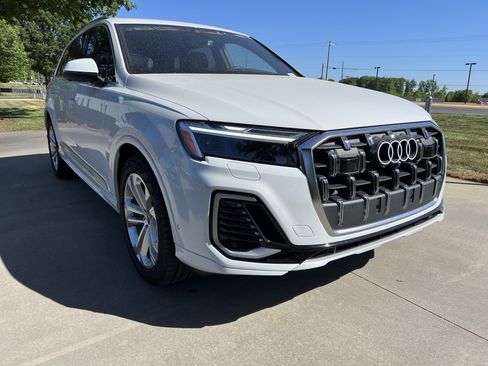 Used 2026 Audi Q7 3.0T Premium Plus w/ Premium Plus Package image 2