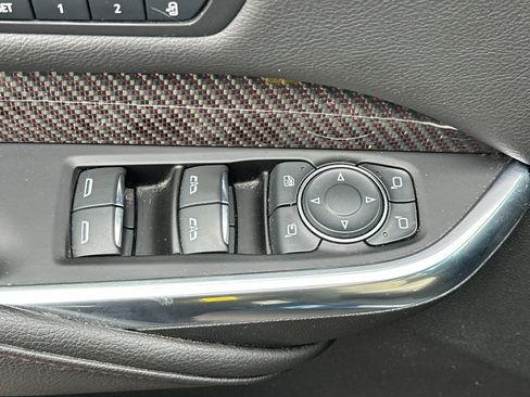 Used 2019 Cadillac XT4 Sport w/ LPO, Midnight Sport Package AWD/4WD image 11