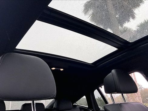 Used 2022 BMW X6 M50i image 25