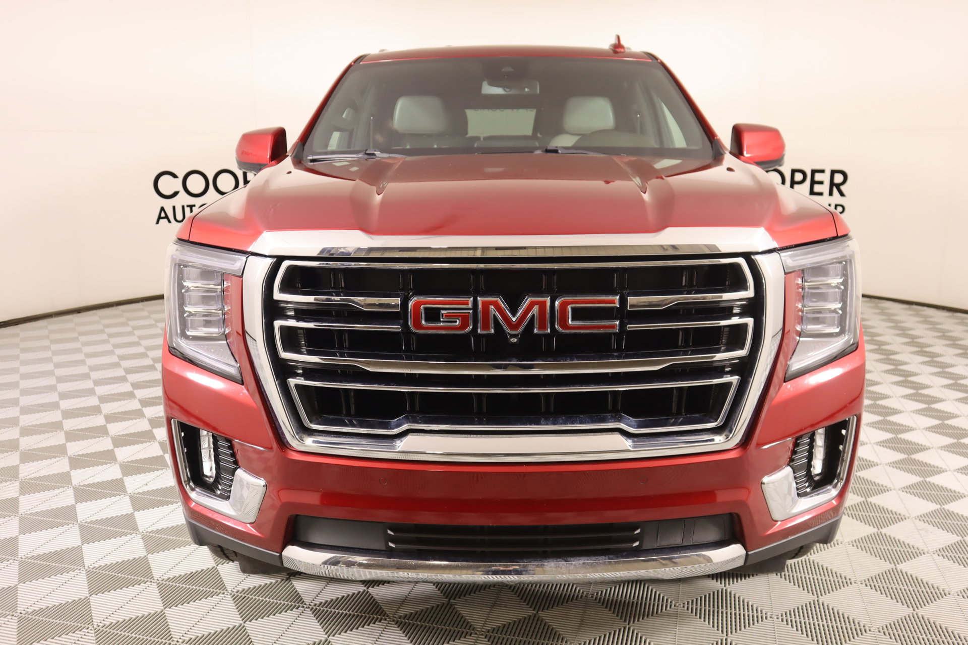 Used 2023 GMC Yukon SLT w/ SLT Premium Package AWD/4WD image 10