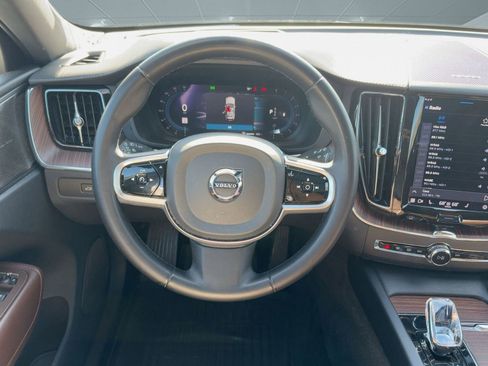 Certified 2023 Volvo XC60 B5 Ultimate w/ Protection Package Premier image 26