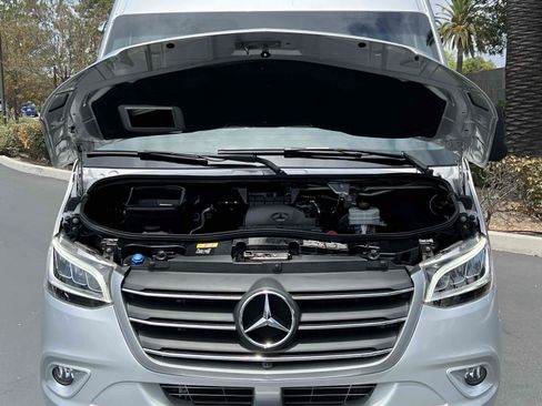 Used 2023 Mercedes-Benz Sprinter 2500 image 25