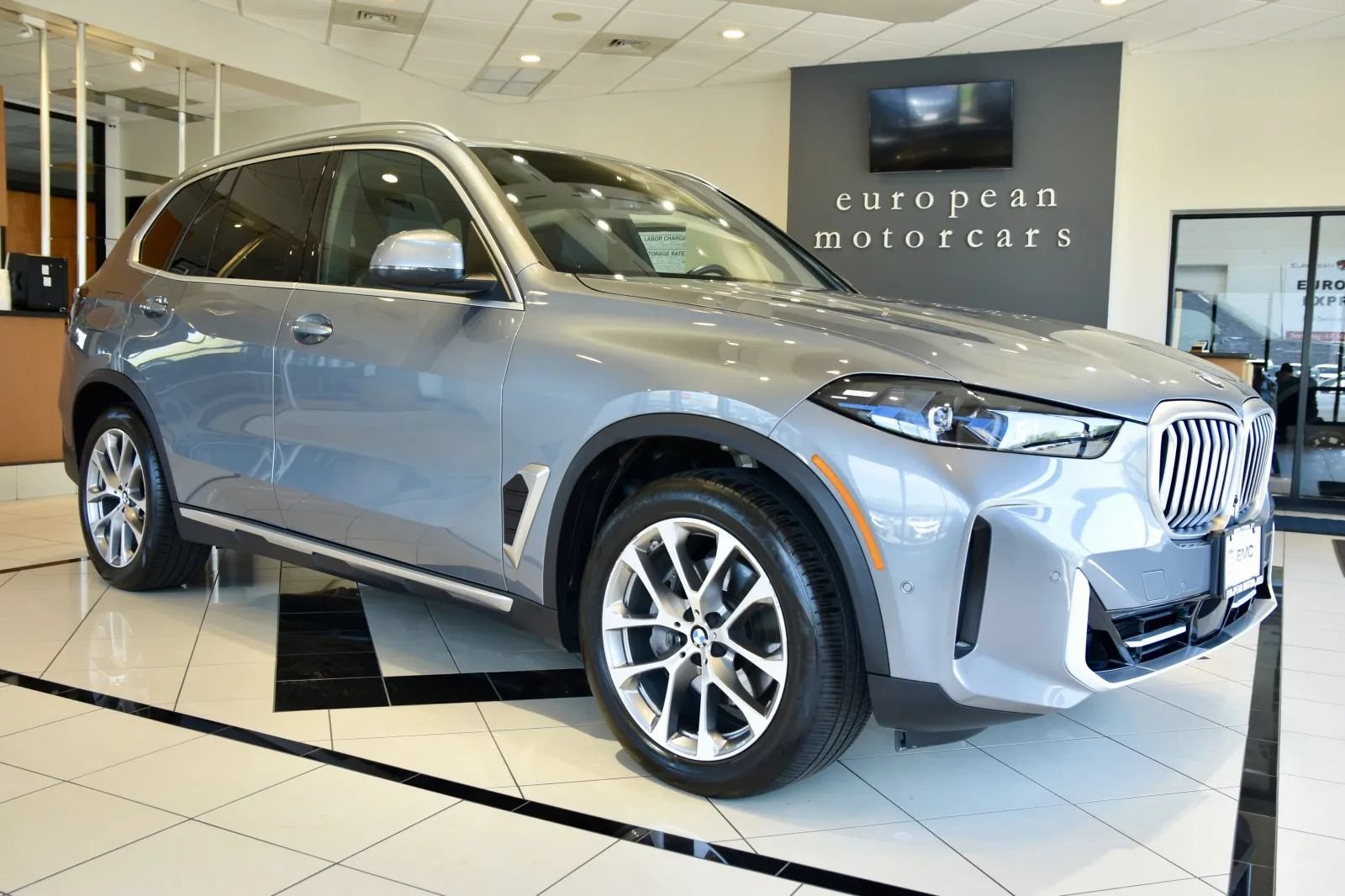 Used 2024 BMW X5 xDrive40i w/ Premium Package AWD/4WD image 1