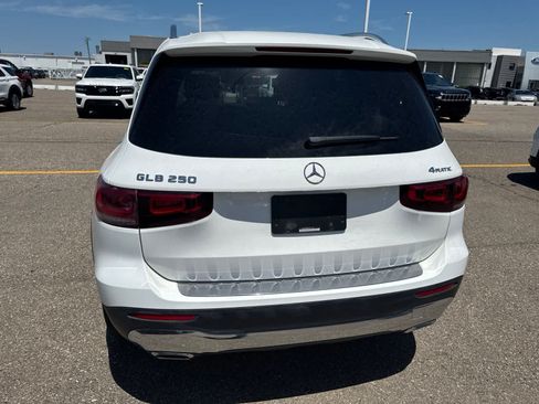 Used 2022 Mercedes-Benz GLB 250 4MATIC image 15