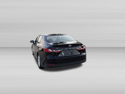 Used 2025 Toyota Camry LE FWD image 8