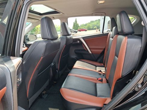 Used 2015 Toyota RAV4 Limited AWD/4WD image 10