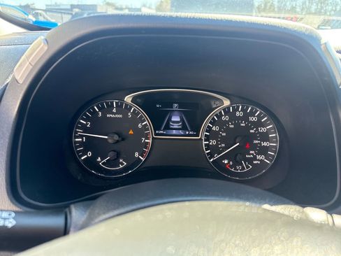 Used 2019 Nissan Pathfinder SL w/ Rock Creek Edition image 15