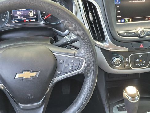 Used 2020 Chevrolet Equinox LT w/ LPO, Floor Liner Package AWD/4WD image 14