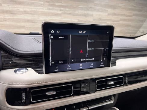 Used 2020 Lincoln Aviator Black Label AWD/4WD image 11