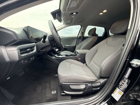 Used 2025 Kia K4 FWD image 11