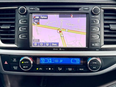 Used 2015 Toyota Highlander XLE AWD/4WD image 15