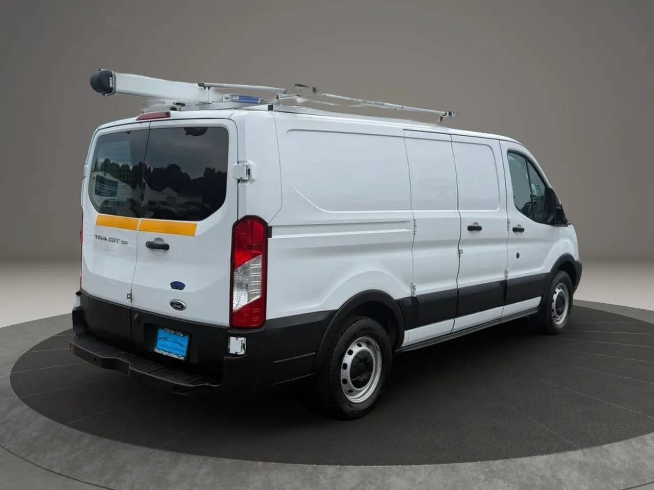 Used 2019 Ford Transit 150 130 Low Roof RWD image 4