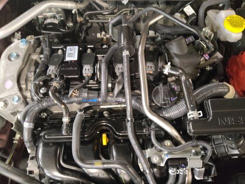 Used 2025 Nissan Sentra SV FWD image 30