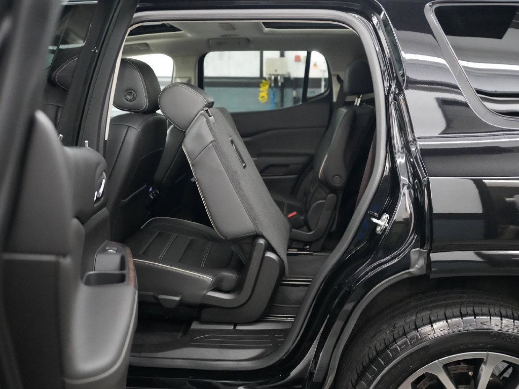 Used 2023 GMC Acadia Denali w/ Black Diamond Edition AWD/4WD image 33