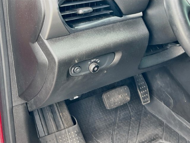 Used 2023 Chevrolet Traverse LT w/ LPO, Floor Liner Package FWD image 7