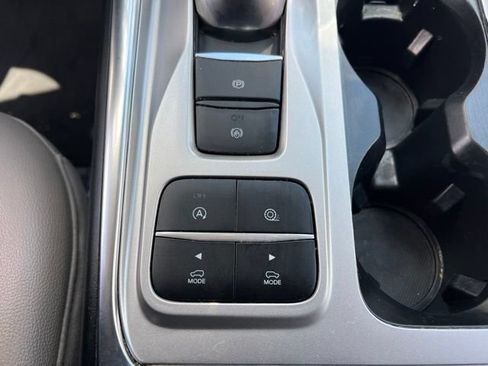Used 2020 Ford Explorer XLT w/ Equipment Group 202A RWD image 22