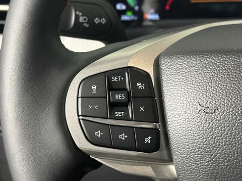 Used 2025 Ford Explorer Active w/ Active Comfort Package AWD/4WD image 28