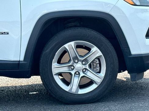 Used 2024 Jeep Compass Latitude AWD/4WD image 7