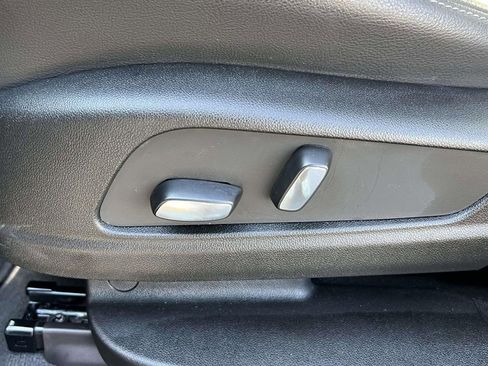 Certified 2025 Cadillac XT6 Luxury image 18