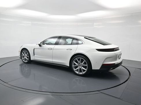Used 2026 Porsche Panamera image 3