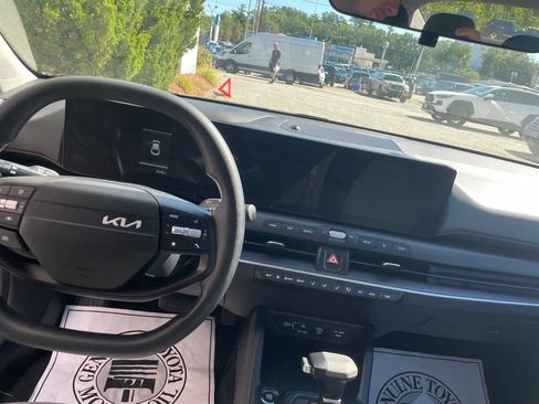 Used 2025 Kia K4 FWD image 11