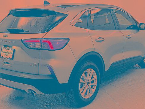 Certified 2022 Ford Escape SE AWD/4WD image 3