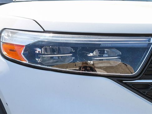 Used 2023 Ford Explorer XLT w/ Equipment Group 202A image 4