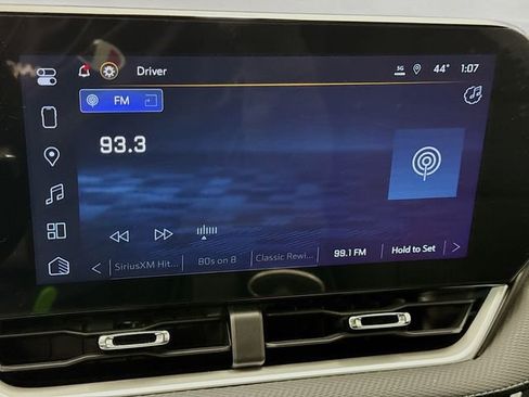 Used 2025 Chevrolet Equinox LT w/ Safety and Technology Package image 16