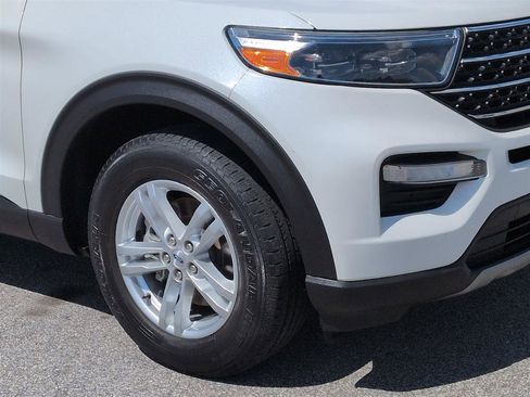 Used 2020 Ford Explorer XLT w/ Equipment Group 202A RWD image 9