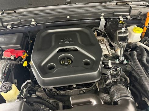 Used 2023 Jeep Wrangler Unlimited AWD/4WD image 39
