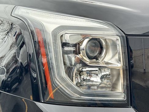 Used 2020 GMC Yukon XL SLT w/ Premium Edition image 41