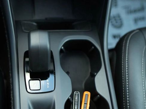 Used 2025 Volvo XC40 B5 Core image 25