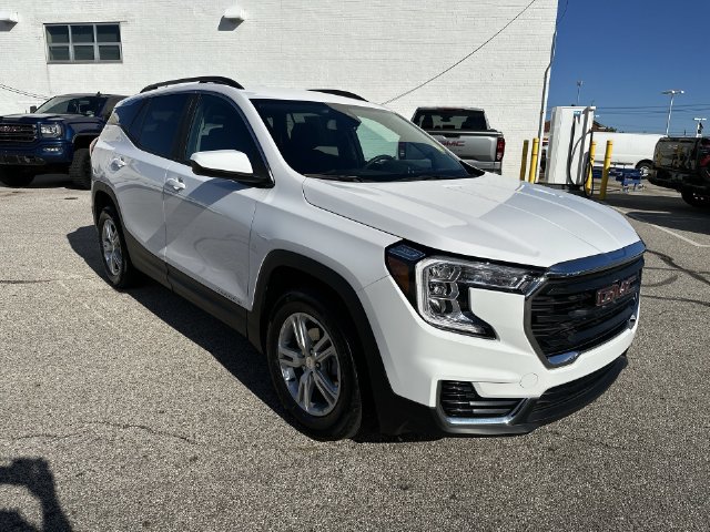 Certified 2024 GMC Terrain SLE w/ Driver Convenience Package FWD image 12